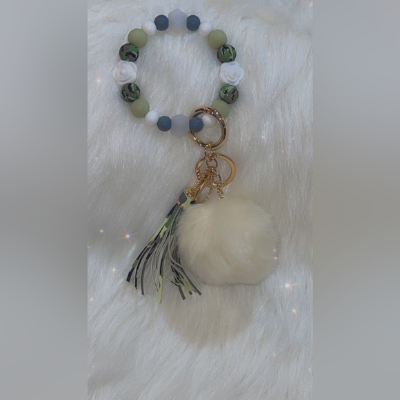 Boujee Beaded Wristlet Keychain - Picture 2 of 4